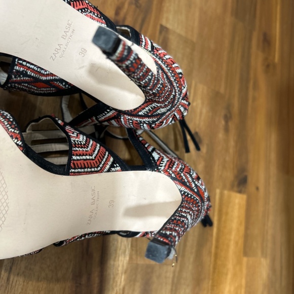 Heels - Picture 4 of 4